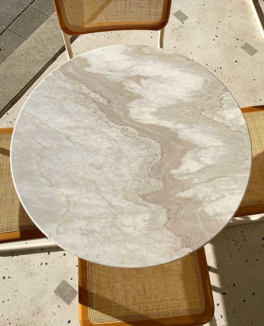 ROUND CAFÉ TABLE
