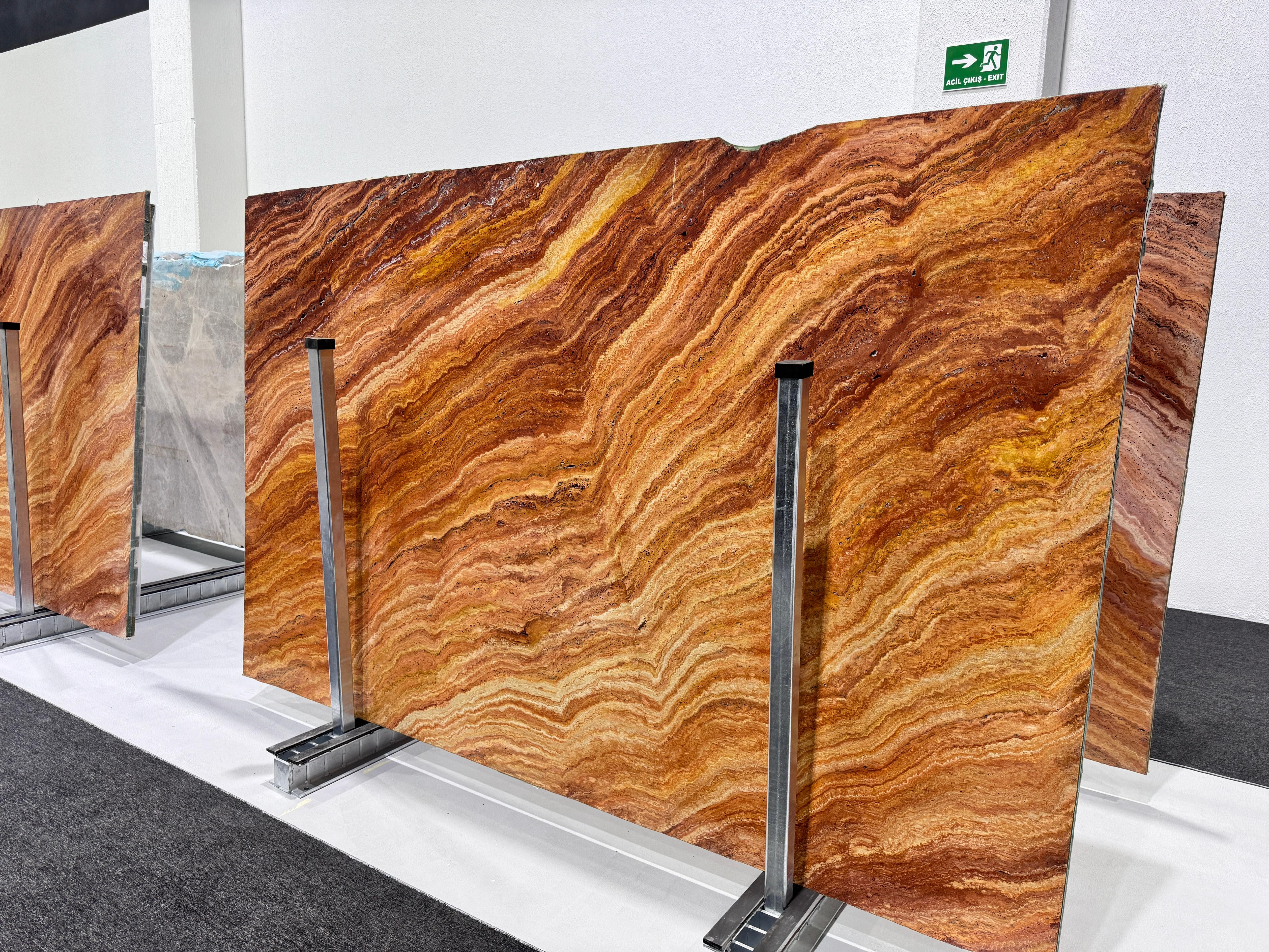 AUTUMN BLEND TRAVERTINE SLABS